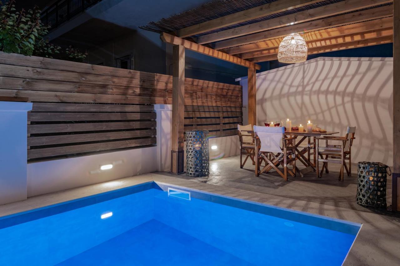 Villa Elizabeth - Seafront Classic Villa! 阿凯松 外观 照片